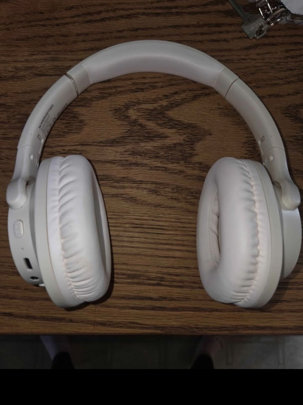 Wireless Over-Ear Headphones in White - Comfortable Bluetooth Audio